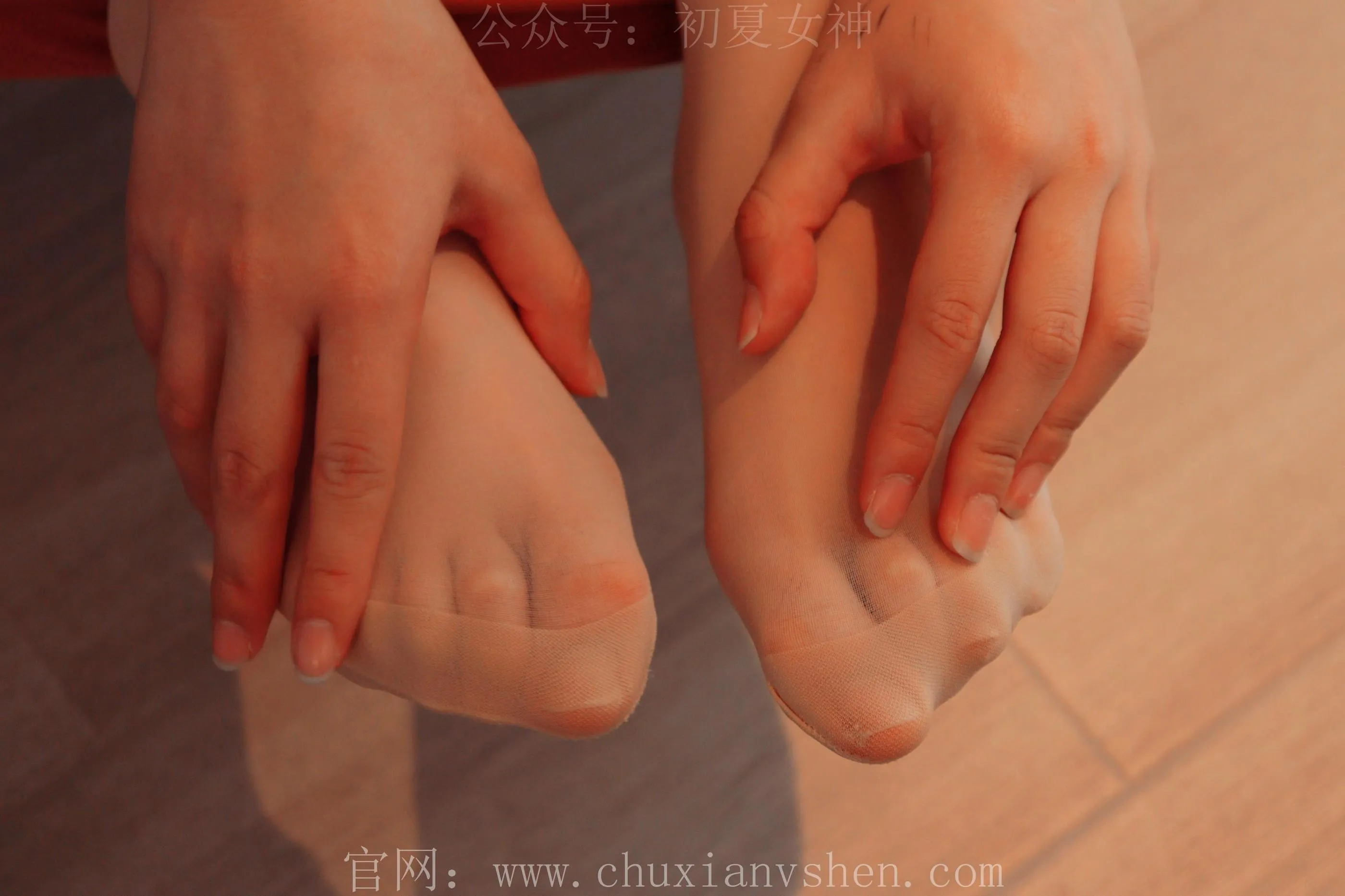 初夏女神 NO.005 沙沙 牛仔M码长裙搭小黑皮鞋 [112P]插图5